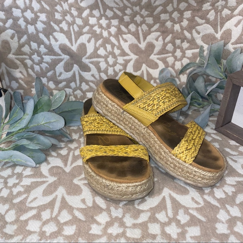 Yellow little platform sandals - Picture 3 of 3